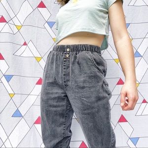 ✴️SOLD✴️Vintage Black Denim Mom Jean Joggers